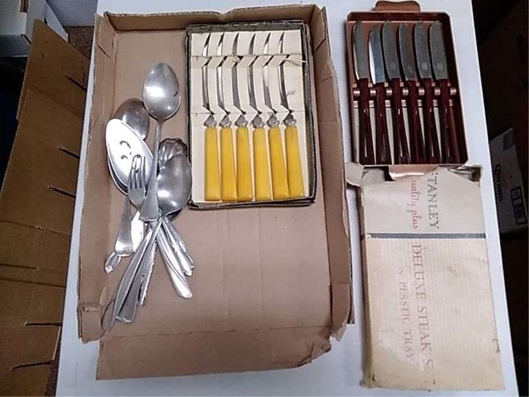 Assorted kitchen silverware and steak knives - Metzger Property ...