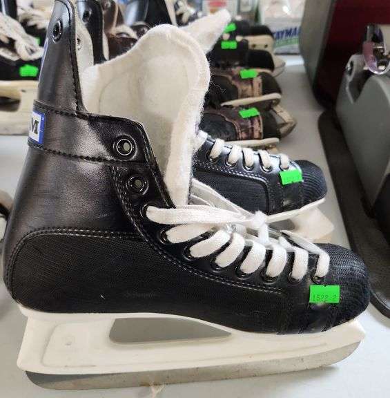 Ice skates size 7 Metzger Property Services LLC