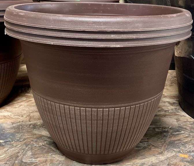 17 in. Rene Bark Brush Plastic Round Planter Metzger Property