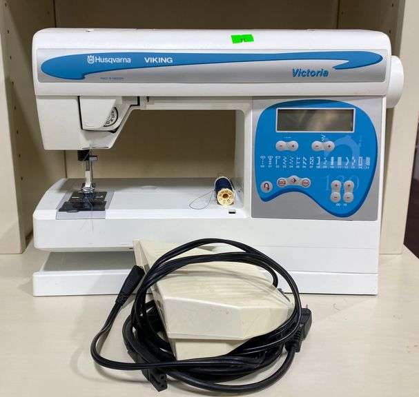 Husqvarna Viking Victoria Sewing Machine with foot pedal Metzger