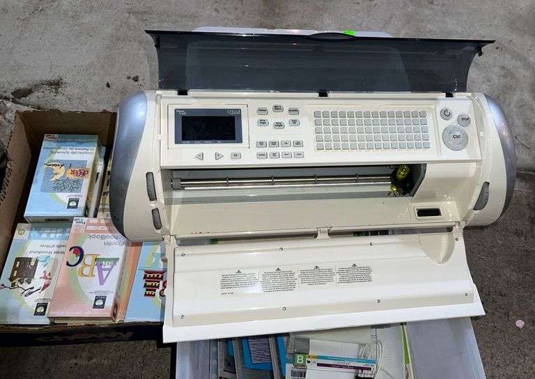 Cricut model CREX001 , Cricut Bug , Cricut Juke box , Cricut cartridges