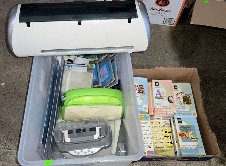 Cricut model CREX001 , Cricut Bug , Cricut Juke box , Cricut cartridges