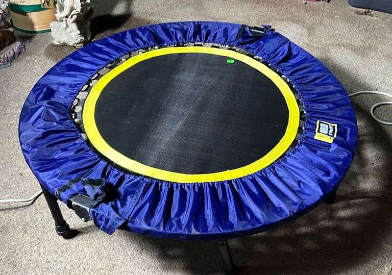 Urban Rebounding exercise trampoline ,40” diameter , folds Metzger