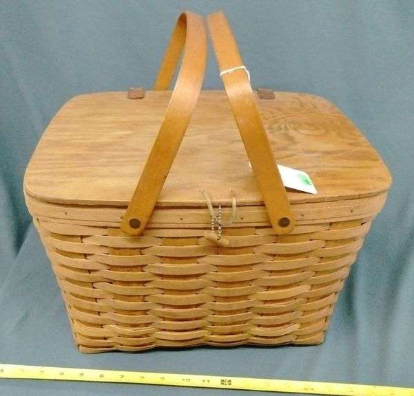 Vintage longaberger picnic basket, liner 13x16x11" double handles