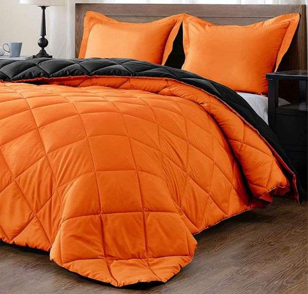 Downluxe Lightweight Solid Comforter Set (King) with 2 Pillow Shams 3