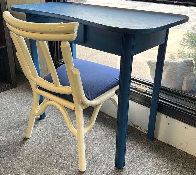 Wooden Desk with chair, 3ft L x 18 in W x 30 in H Metzger Property