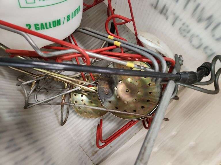 Cricket Bait Traps, Magic FlipTop Bait Hut, Ice Fishing Scoops