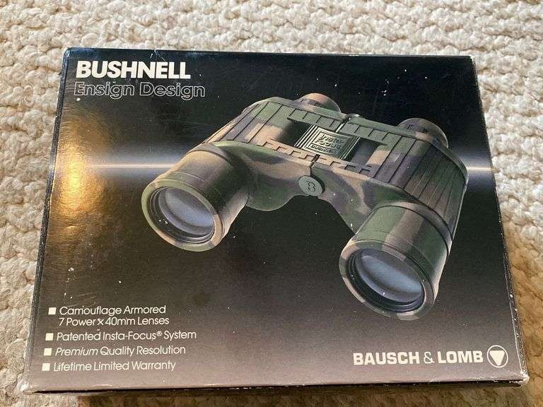 Bushnell camouflaged binoculars 7"x40", binocular case Metzger