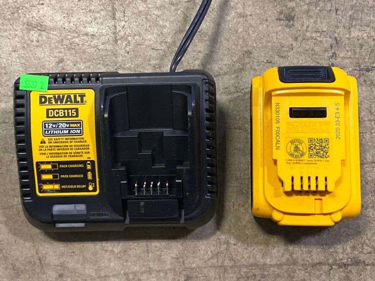 thumbnail image 2 of DEWALT DCB117 20V-60V MAX Fast Battery Charger (220V) – 12A Output, Tracks Package 2 of 5
