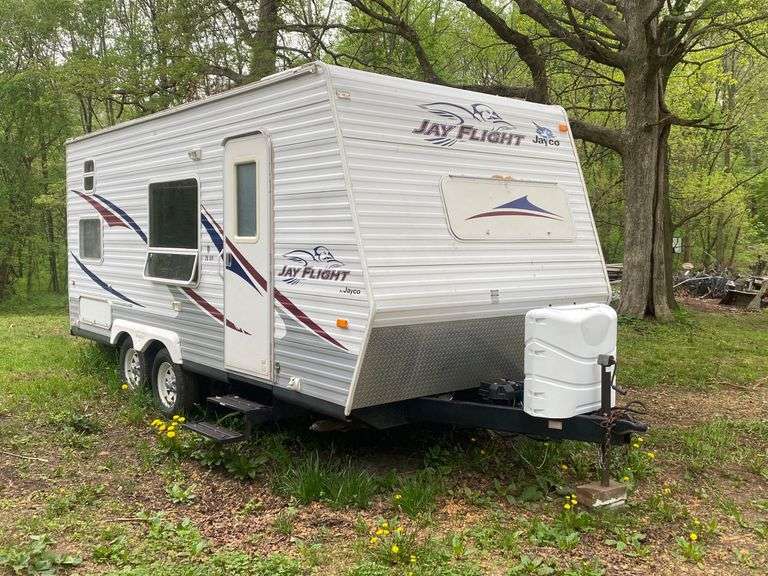 Jayco Jay Flight Tandem Axle Bumper Pull Camper, VIN 1UJBJ02K861ED0333