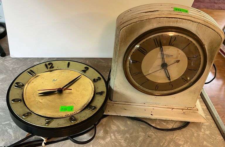 2 Hammond Synchronous and Lux Electric Clocks Metzger Property