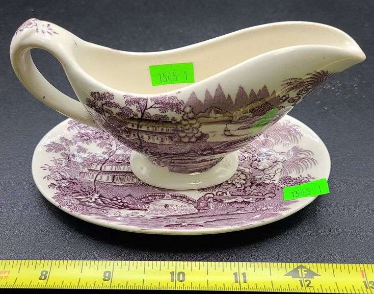 Royal Staffordshire Clarice Cliff Tonquin 6" Gravy Sauce Boat, Mulberry