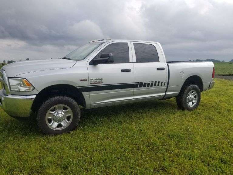 2017 Dodge Ram 2500 6.4 Hemi, 62,000 miles, 4X4 A 25 TITLE FEE WILL