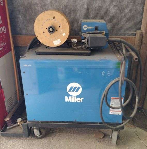 Miller 60 Series Deltaweld 652 with 24V Wire Feeder Metzger Property