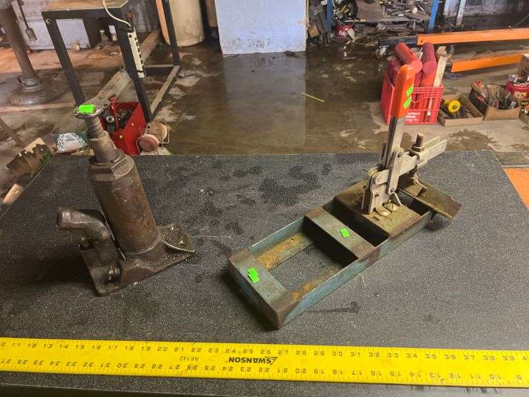 Bottle jack, Fixture clamp Metzger Property Services LLC