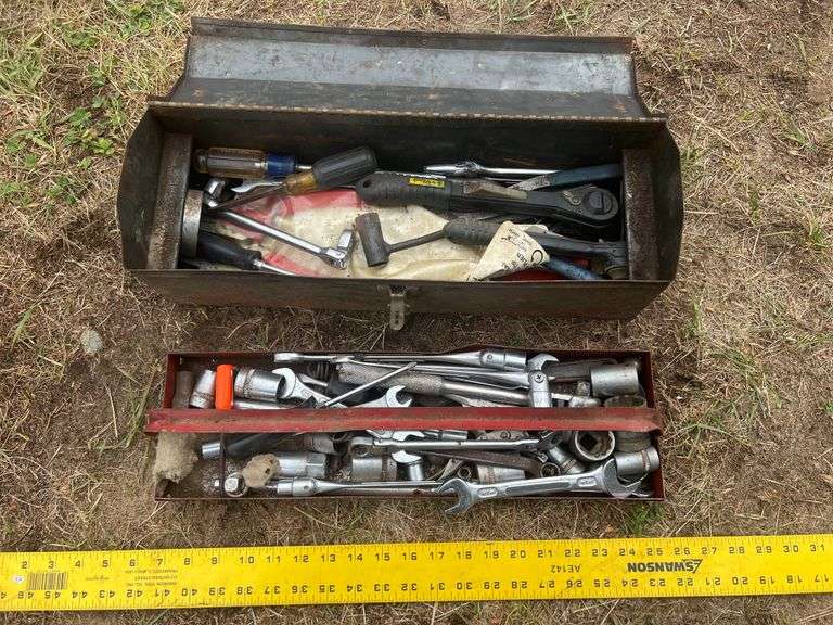 Metal tool box, Wrenches, Socket wrenches Metzger Property Services LLC