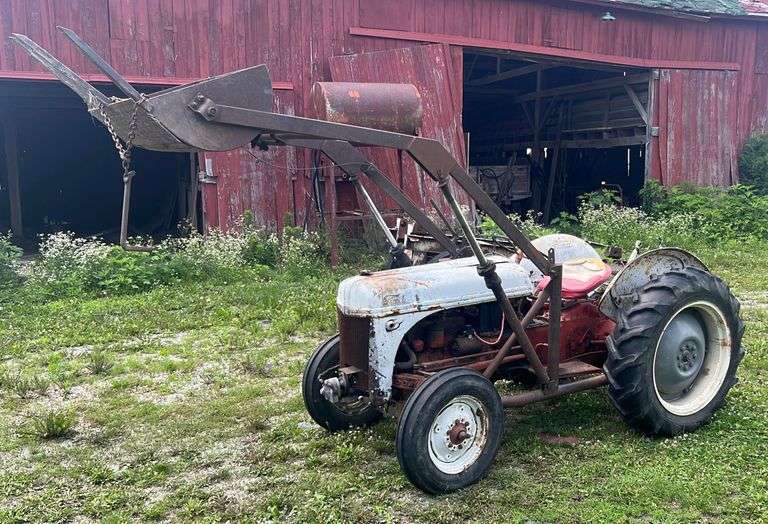 Ford 8N tractor with trip bucket loader, 12 volt, runs and operates