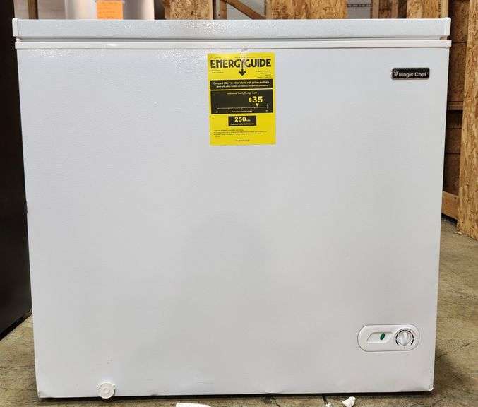 Magic Chef 7.0 cu. ft. Chest Freezer model HMCF7W4 Has dents on sides