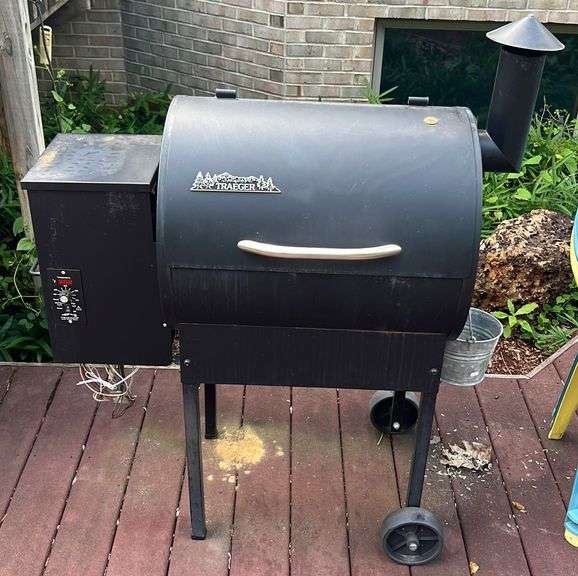 Target Wood Pellet Grill With Cover and Temperature Control 36”x48”x20