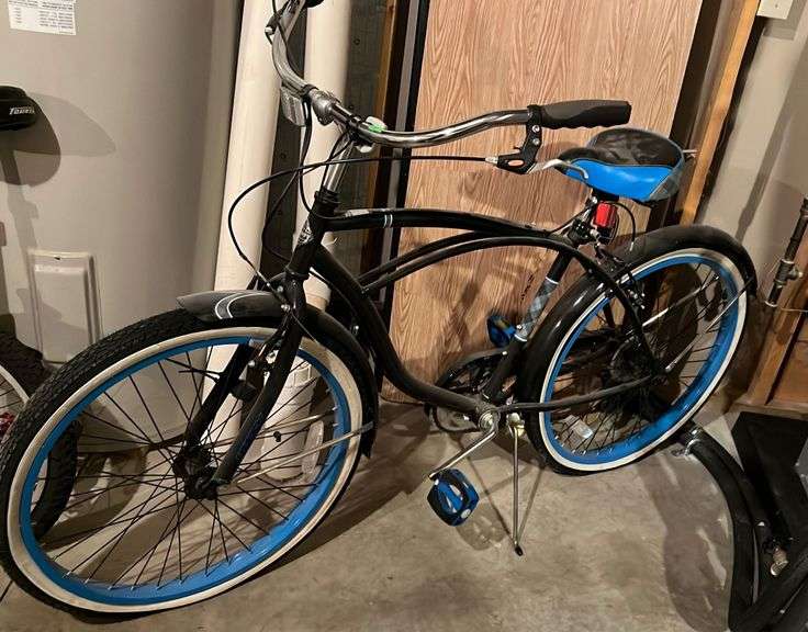 Huffy 7speed bike with fenders, 26” tires Metzger Property Services LLC