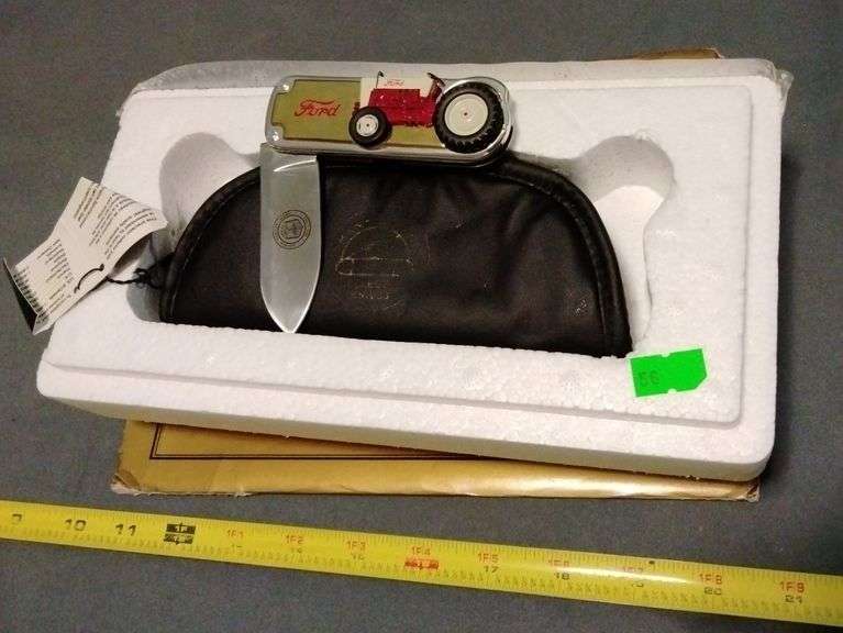 Franklin Mint knife collector boxed set with Ford tractor on knife