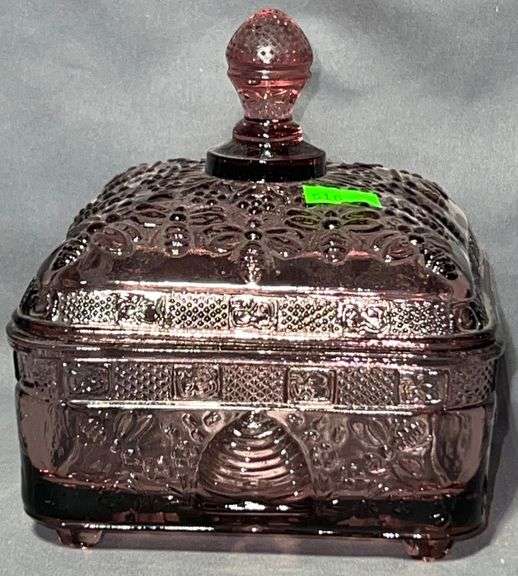 Indiana Glass Tiara Exclusive Honey Bee Covered Glass Box 5.5