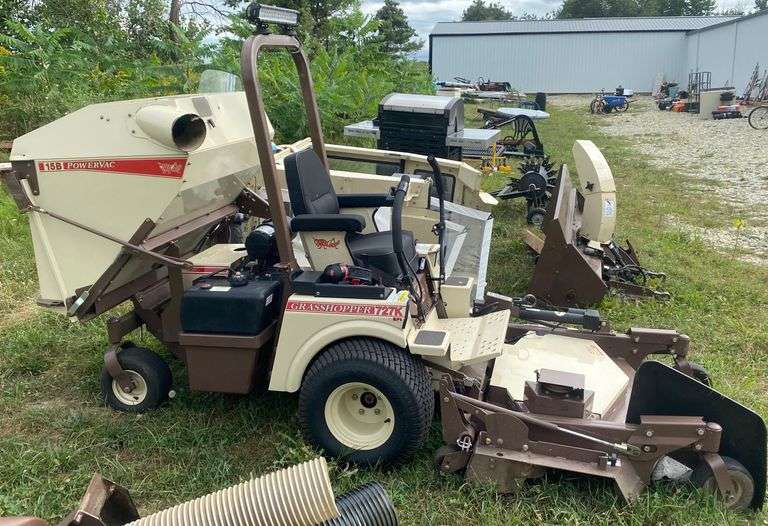 727K zero turn lawn mower with lawn vac 250.2 HRS Metzger Property Services, LLC