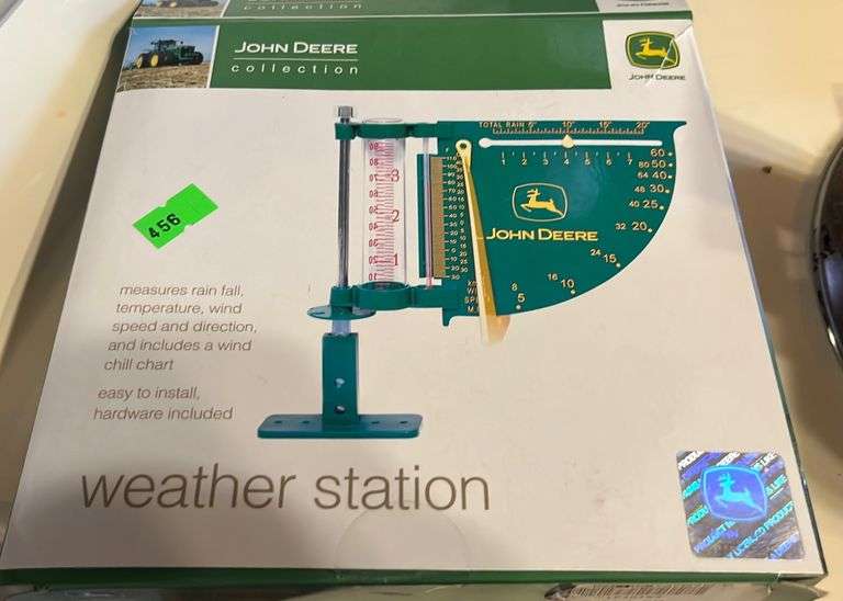 John Deere weather station new in box Metzger Property Services LLC