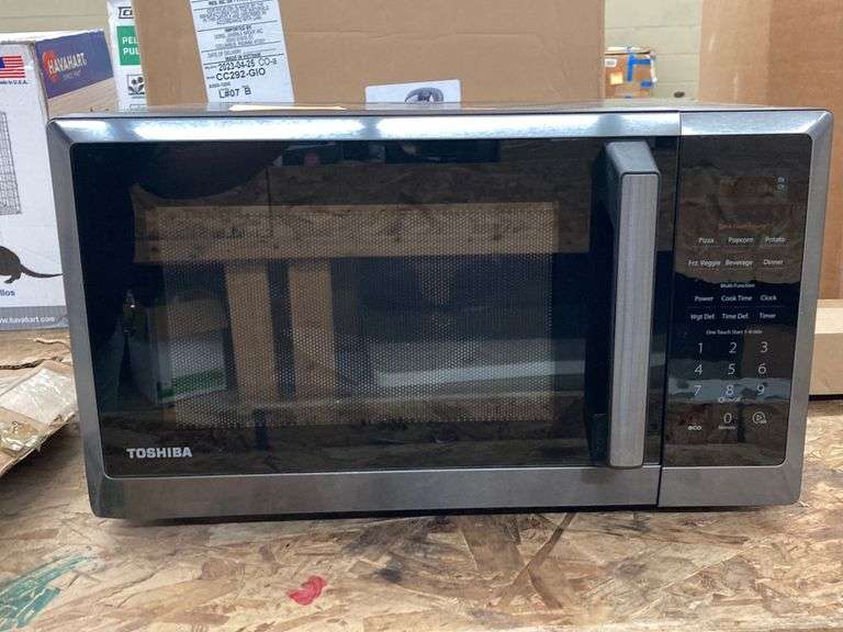 Toshiba Microwave Solo Oven, Front not Attached Metzger Property