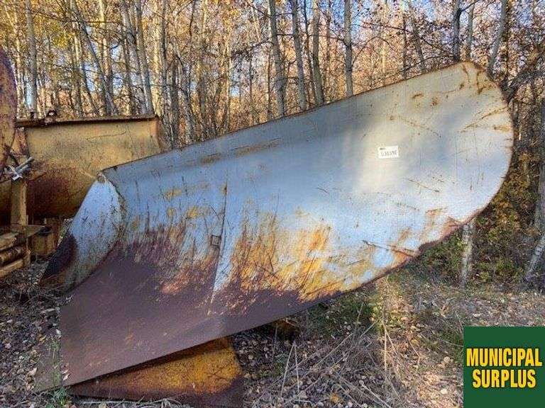 Caterpillar Front Mount VPlow Michener Allen Auctioneering Ltd