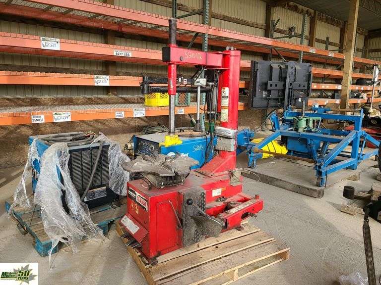 Hunter TCX500 Tire Changer1 Pallet Michener Allen Auctioneering Ltd