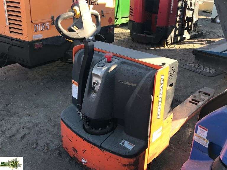 Doosan Electric Pallet Jack Qty 1 Michener Allen Auctioneering Ltd