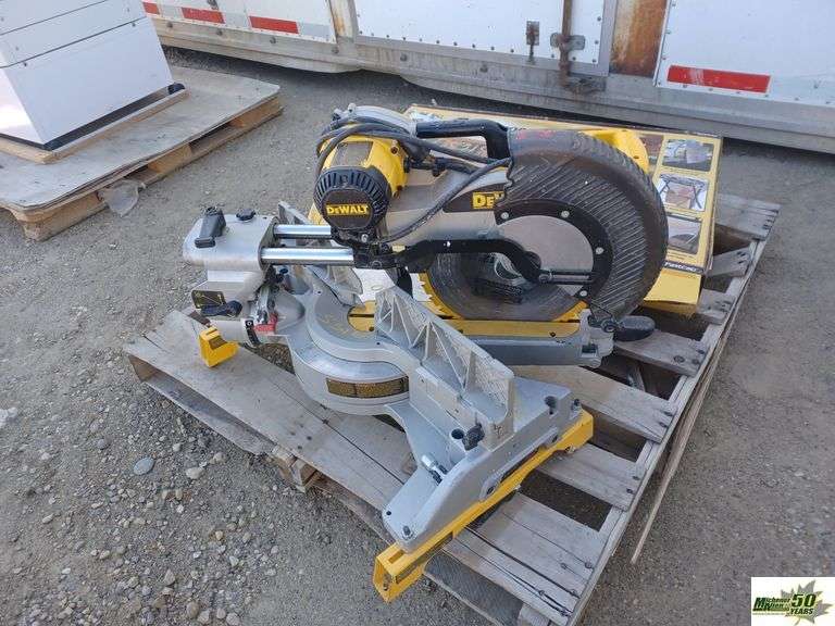 DeWalt DW718 Compound mitre saw and Saw Hood1 Pallet Michener Allen