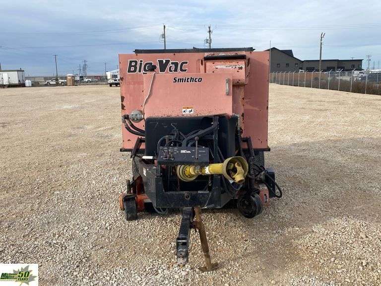 Smithco Big Vac Combination Sweeper/Verticut 2001 Smithco Big Vac 72