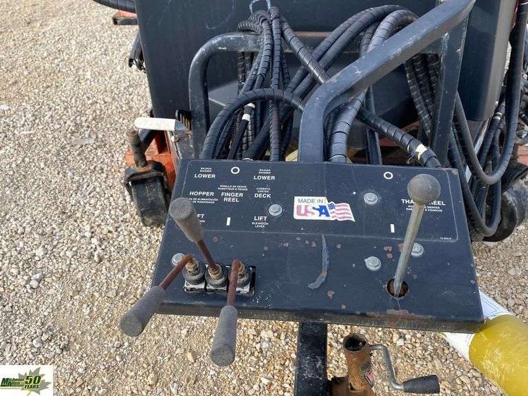 Smithco Big Vac Combination Sweeper/Verticut 2001 Smithco Big Vac 72