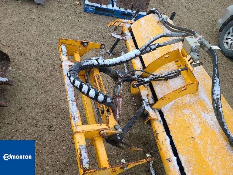 MB HYD ANGLE 86in BROOMQty 1 Michener Allen Auctioneering Ltd