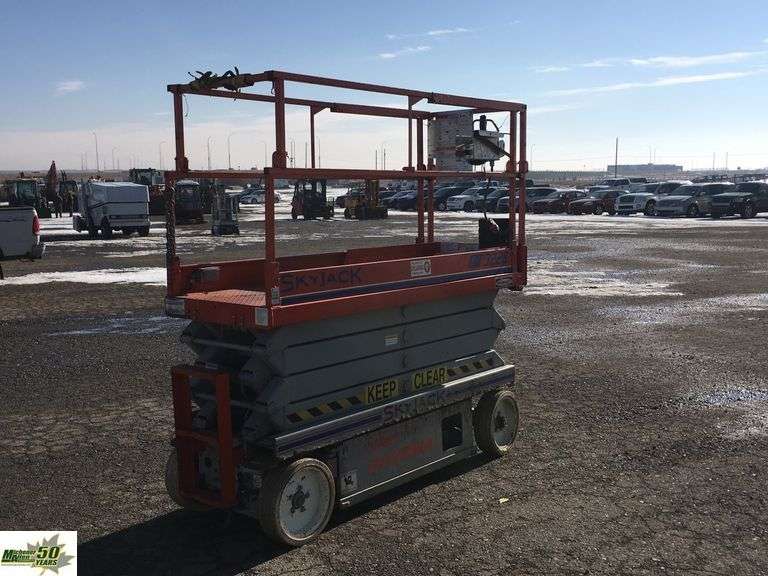 2002 SkyJack SJ III 3226 500 LBS 4x4 Scissor Lift Michener Allen