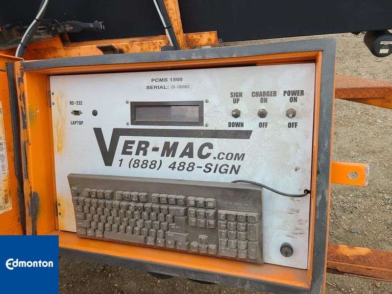 Vermac Trailer Mounted Traffic Sign-Qty 1 2008 VERMAC 1500 Sign Board