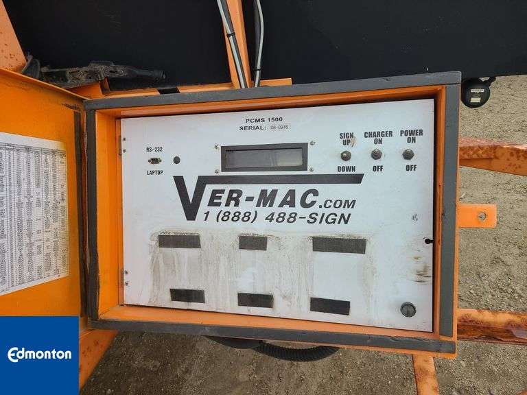 Vermac Trailer Mounted Traffic Sign-Qty 1 2008 VERMAC 1500 Sign Board