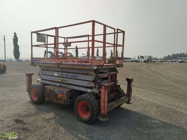 2005 SkyJack SJ7127 1500 LBS 4x4 Scissor Lift Michener Allen