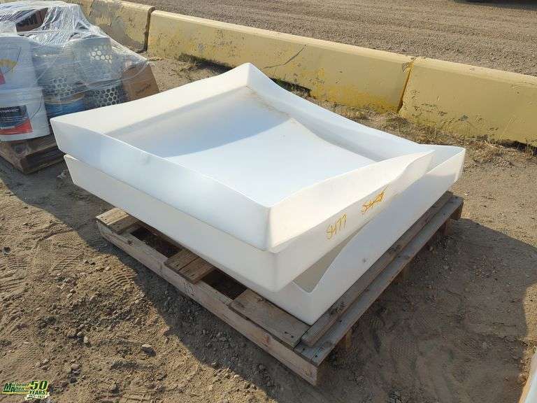 Spill Trays 1 Pallet Michener Allen Auctioneering Ltd