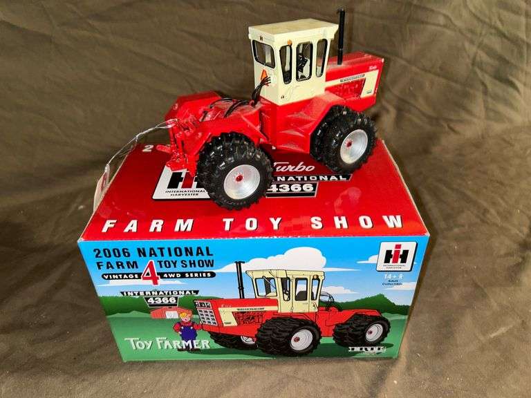 2006 NATIONAL FARM TOY SHOW TRACTOR McLaughlin Auctioneers, LLC mc