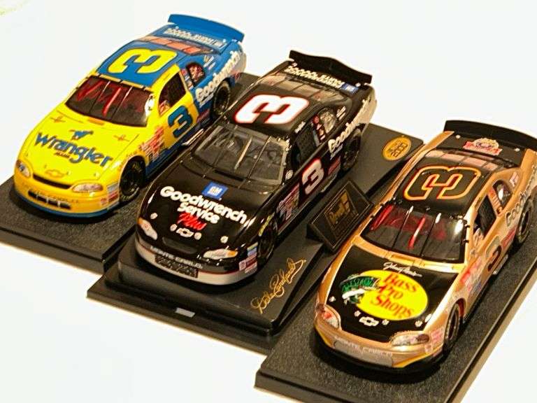 1999 Action 1:24 DALE EARNHARDT #3 Goodwrench Wrangler Jeans Monte Carlo LE