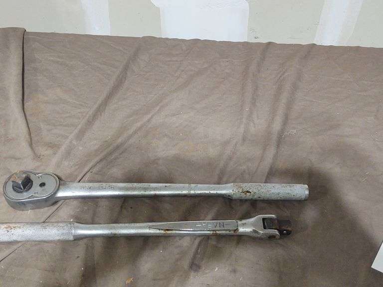 3/4" Drive rachet and breaker bar McLaughlin Auctioneers, LLC