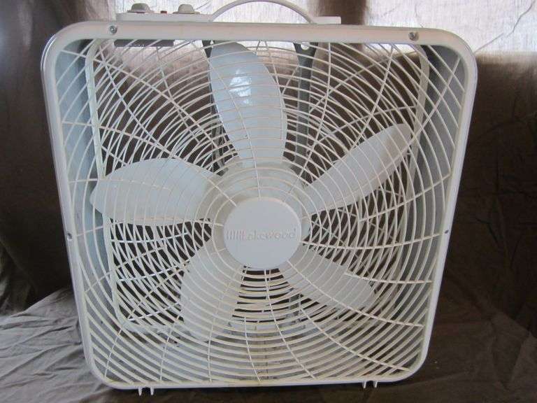 BOX FAN McLaughlin Auctioneers, LLC