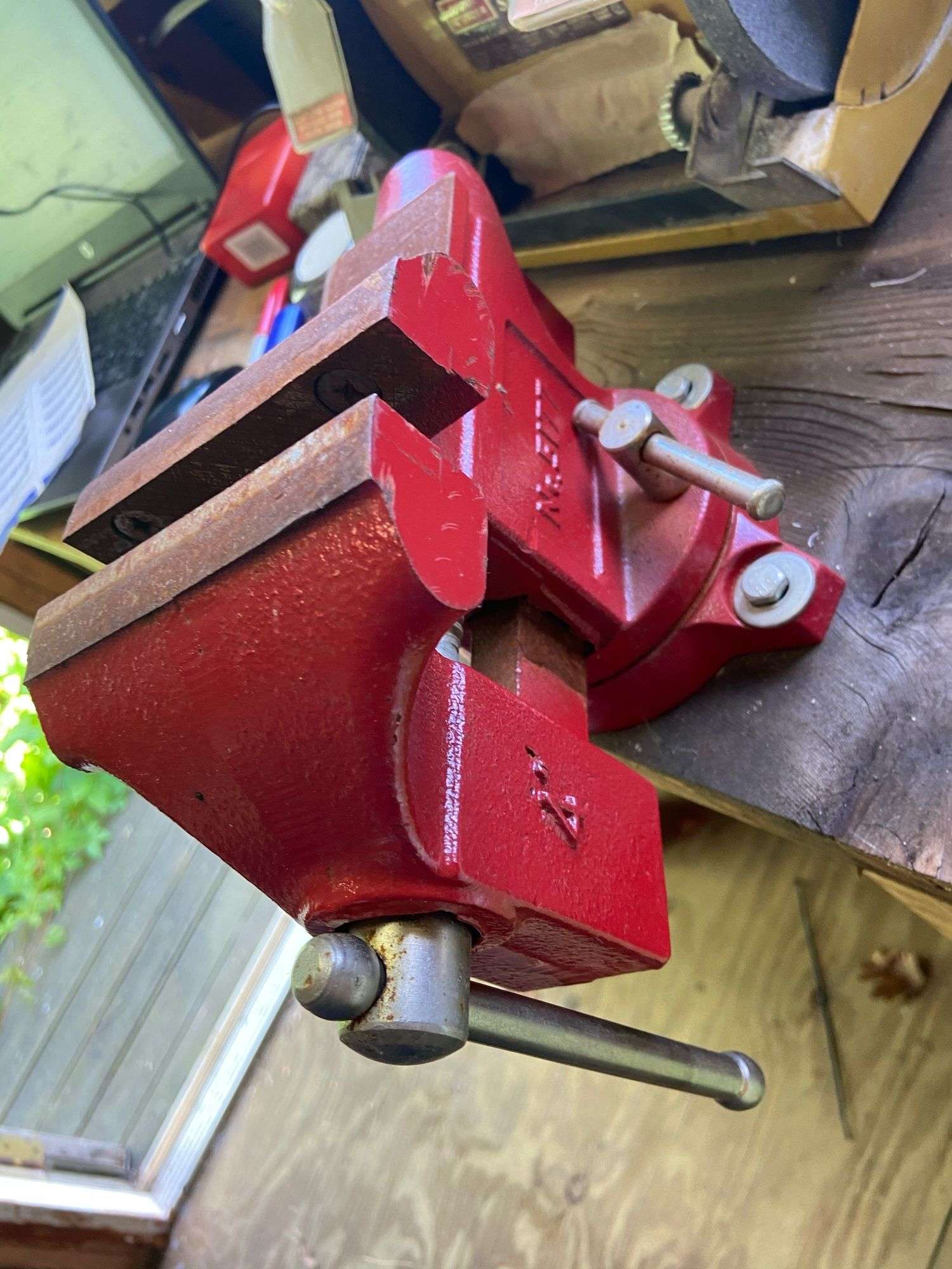 BENCH GRINDER AND BENCH VISE - McLaughlin Auctioneers, LLC- mc-bid.com