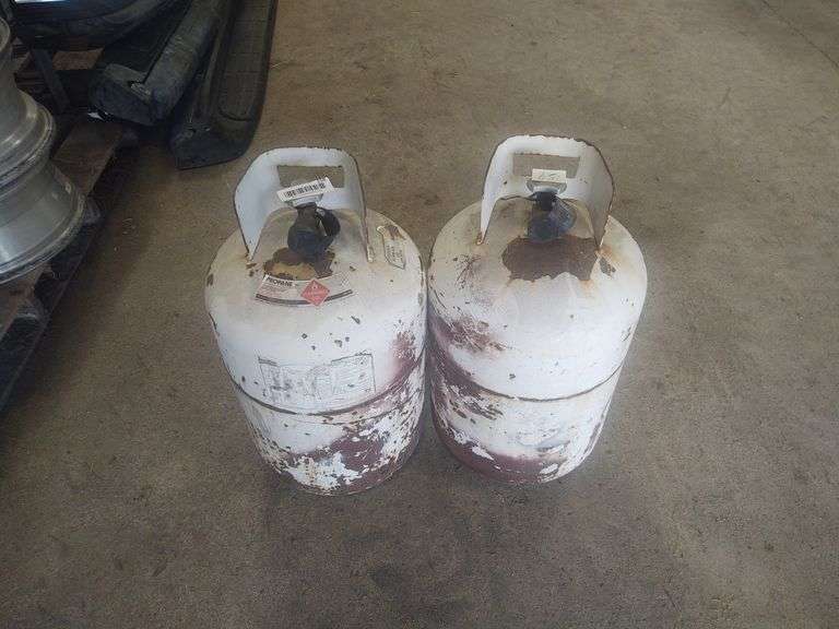 (2) PROPANE TANKS McLaughlin Auctioneers, LLC