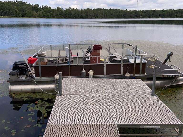1987 20' PONTOON BOAT WITH NEW McLaughlin Auctioneers, LLC