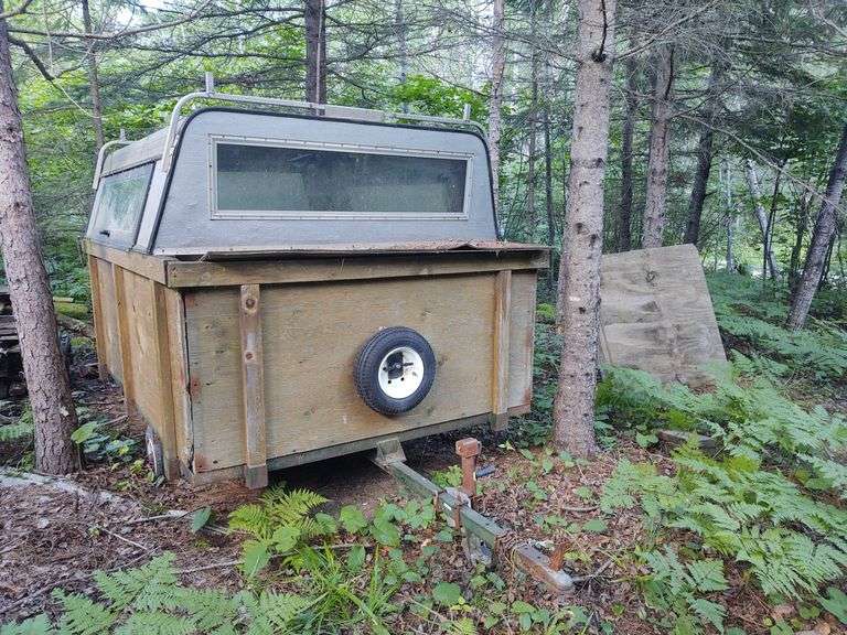 Utility trailer McLaughlin Auctioneers, LLC