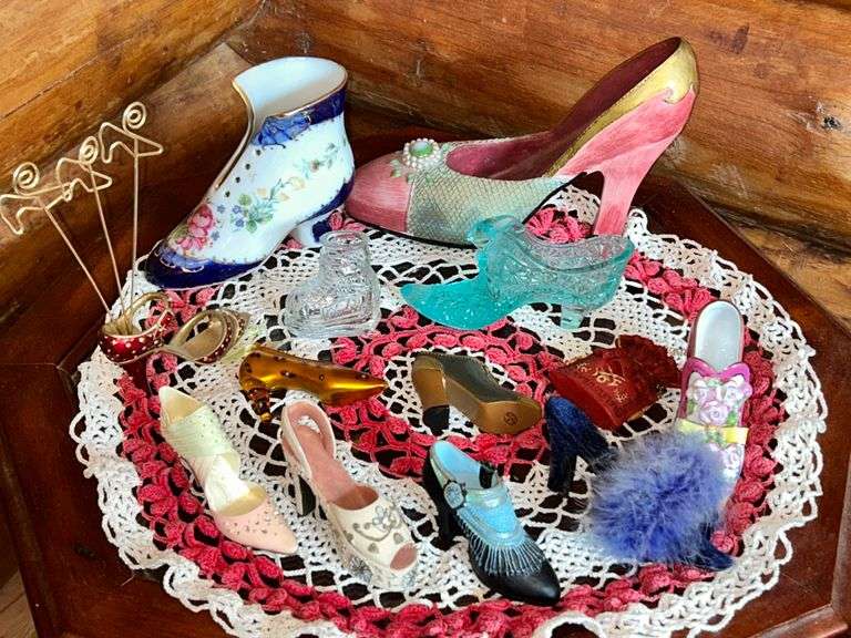 DECORATIVE SHOES McLaughlin Auctioneers, LLC